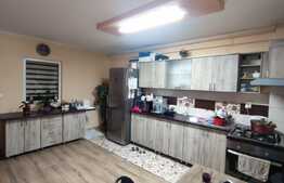 Apartament de 3 camere, 49 mp, etaj intermediar, zona Petrom, Baciu