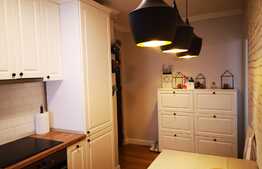 Apartament de 3 camere, mobilat și utilat modern, balcon, zona Astra