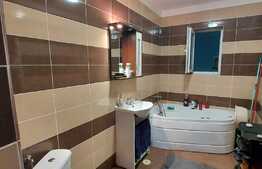 Apartament modern de 2 camere, CF, balcon, etaj intermediar