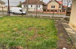 Teren de 300 mp cu casa, pretabil pentru afacere, Apahida