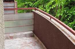 Apartament 3 camere, 2 balcoane, garaj, zona Grand Hotel Italia