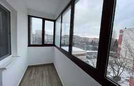 Apartament de 3 camere, decomandat, garaj, zona strazii Bucuresti