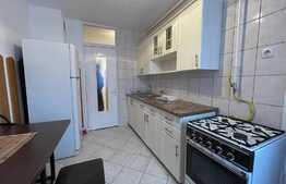 Apartament de 3 camere, decomandat, garaj, zona strazii Bucuresti