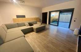 Exclusivitate! Apartament de 2 camere decomandate, etaj intermediar, gradina, la cheie! Zona Vivo