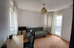 Apartament de 3 camere, decomandat, zona Piata Cipariu