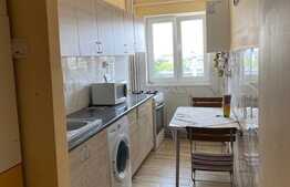 Apartament de 3 camere, decomandat, zona Piata Cipariu