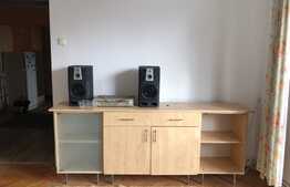 Apartament de 3 camere, decomandat, zona Piata Cipariu