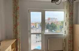 Apartament de 3 camere, decomandat, zona Piata Cipariu