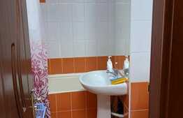 Apartament de 3 camere, decomandat, zona Piata Cipariu