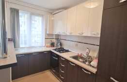 Apartament semidecomandat de 64 mp utili, 2 balcoane, parcare, zona Florilor