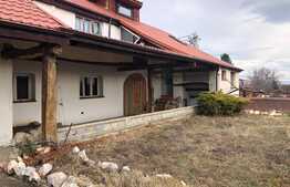 Investitie pretabila pentru azil de batrani, 11 camere, 926 mp, in Codlea