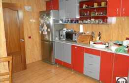 Vanzare 4 camere, 200 mp,  mobilat si utilat