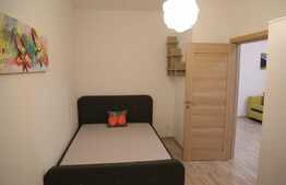 Apartament cu 3 camere, balcon, parcare, zona Grand Hotel Italia