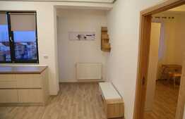 Apartament cu 3 camere, balcon, parcare, zona Grand Hotel Italia