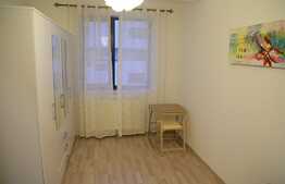 Apartament cu 3 camere, balcon, parcare, zona Grand Hotel Italia