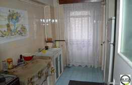 Vanzare 2 camere decomandate, orientare sudica, loc parcare si terasa de 200 mp!