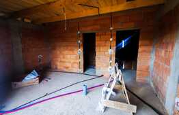 Casă de tip duplex de 120 mp, cartier Izvor