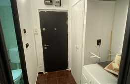 Garsoniera de inchiriat, 28 mp, decomandata, zona Bucegi