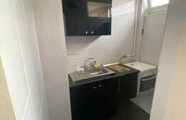 Garsoniera de inchiriat, 28 mp, decomandata, zona Bucegi