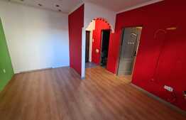 Garsoniera decomandata, 30 mp, loc de parcare! Zona centrala!