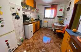 Apartament de 3 camere, decomandat, 67 mp, zona Hotel Golden Time