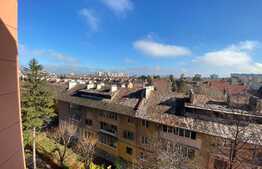 Apartament de 3 camere, decomandat, 67 mp, zona Hotel Golden Time