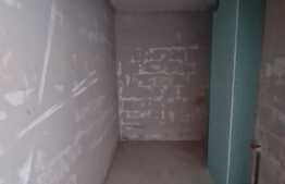 Apartament de 2 camere, garaj, zona Eroilor