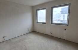 Apartament de 2 camere, garaj, zona Eroilor