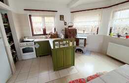 Casa in Sanpetru, 181 mp utili, la poalele Dealului Lempes