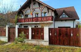 Casa in Sanpetru, 181 mp utili, la poalele Dealului Lempes