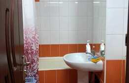 Apartament 3 camere, decomandat, 75 mp, 3 balcoane, zona Piata Cipariu