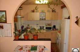 Vanzare 2 camere, 56 mp utili, zona strazii Campina, cu parcare