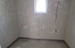 Apartament in vila, 4 camere, CF, semifinisat, zona Tineretului 