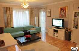 Penthouse cu 155 mp utili, 4 camere, in imobil tip vila! Garaj si parcare!