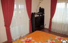 Penthouse cu 155 mp utili, 4 camere, in imobil tip vila! Garaj si parcare!