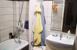 Apartament de 2 camere, decomandat, zona Centrul Civic