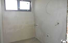 Apartament cu 4 camere, decomandat, 82 mp , semifinisat, imobil  2013