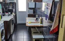 Apartament de 3 camere decomandate, 64mp + 2 balcoane, etaj intermediar, zona Campului