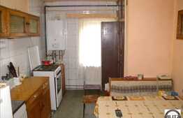 Apartament cu 3 camere, 68 mp, decomandat