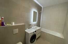 Apartament de 2 camere, curte privata 40 mp, garaj, complex Record Park