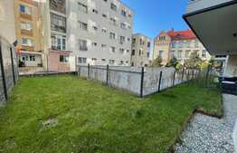 Apartament de 2 camere, curte privata 40 mp, garaj, complex Record Park