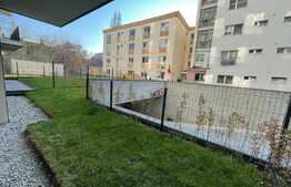 Apartament de 2 camere, curte privata 40 mp, garaj, complex Record Park
