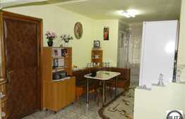 4 camere in zona strazii Aurel Vlaicu, etaj intermediar, partial mobilat