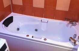 Apartament de 4 camere, etaj intermediar, 2 locuri de parcare, 2 băi, Răcădău