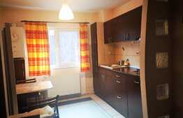 Apartament de 2 camere, etaj intermediar, zona Răcădău, priveliște spre pădure