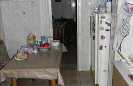 Apartament cu 3 camere, decomandat,  70 mp, zona Billa