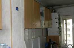 Apartament cu 3 camere, decomandat,  70 mp, zona Billa