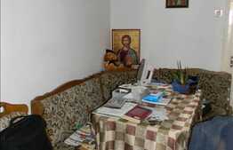 Apartament cu 3 camere, decomandat,  70 mp, zona Billa