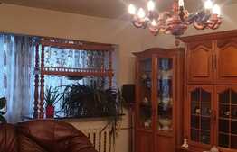 Apartament de 3 camere, 70 mp, zona Cora!