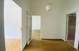 Cladire de birouri P+1, 300 mp utili, curte, zona Centrala